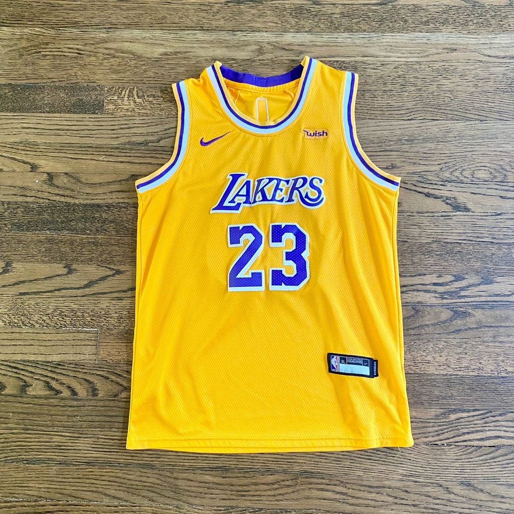 Lebron James #23 Lakers Jersey in EUC / size XL Youth